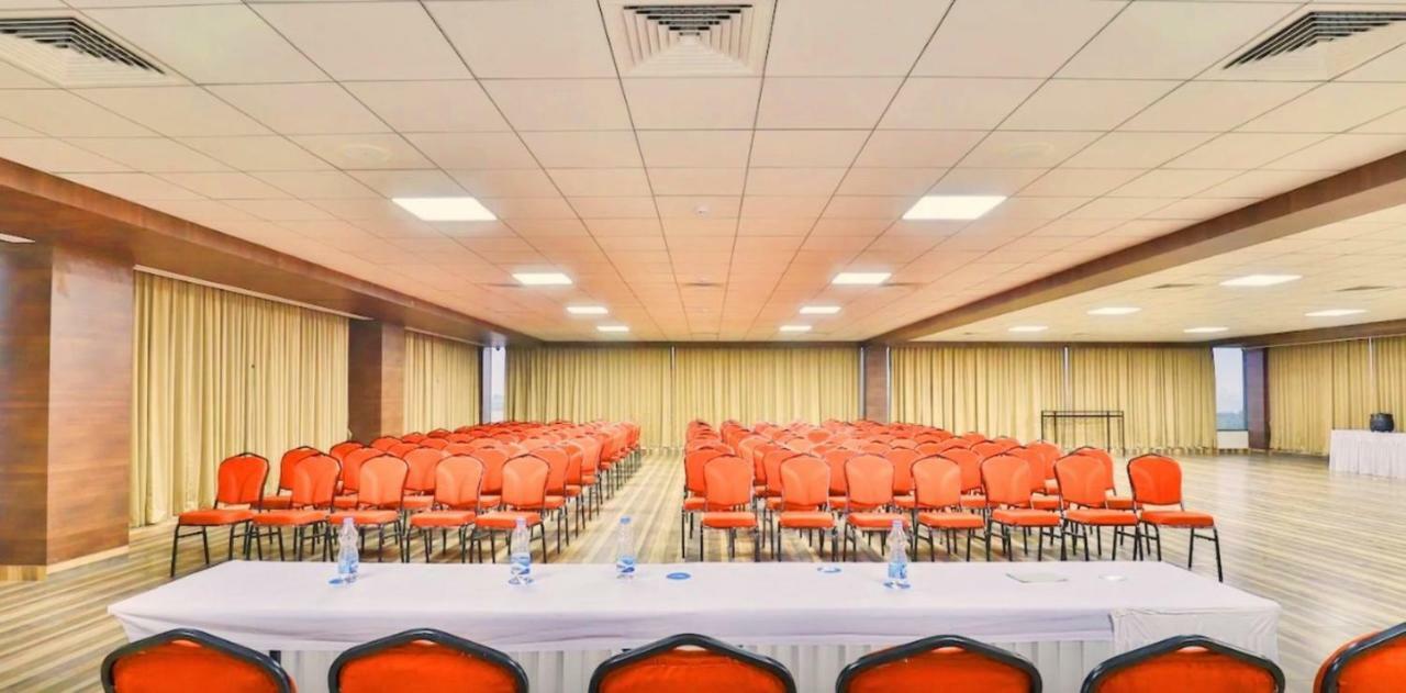 Genx Surat By 1589 Hotels Palsana  Exterior photo